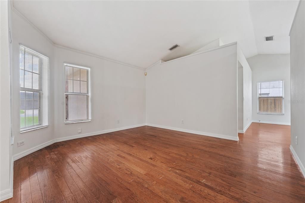 For Sale: $429,000 (3 beds, 2 baths, 1663 Square Feet)