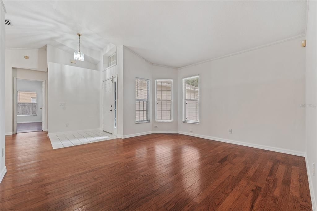 For Sale: $429,000 (3 beds, 2 baths, 1663 Square Feet)