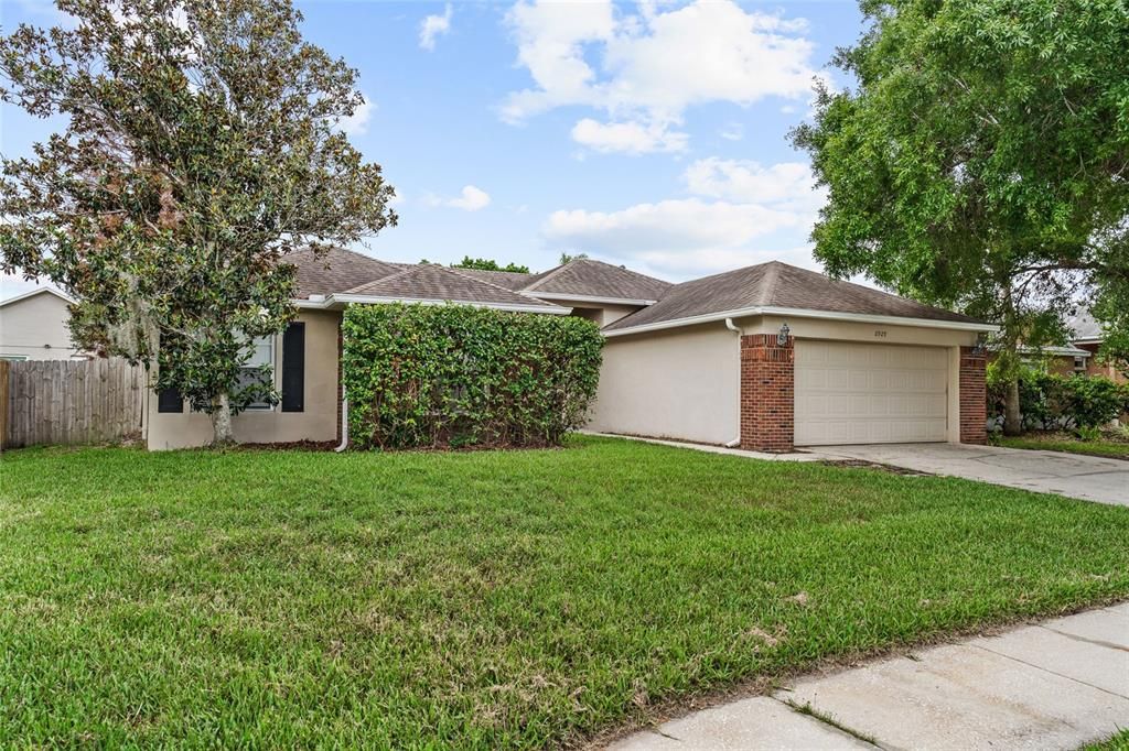 For Sale: $429,000 (3 beds, 2 baths, 1663 Square Feet)