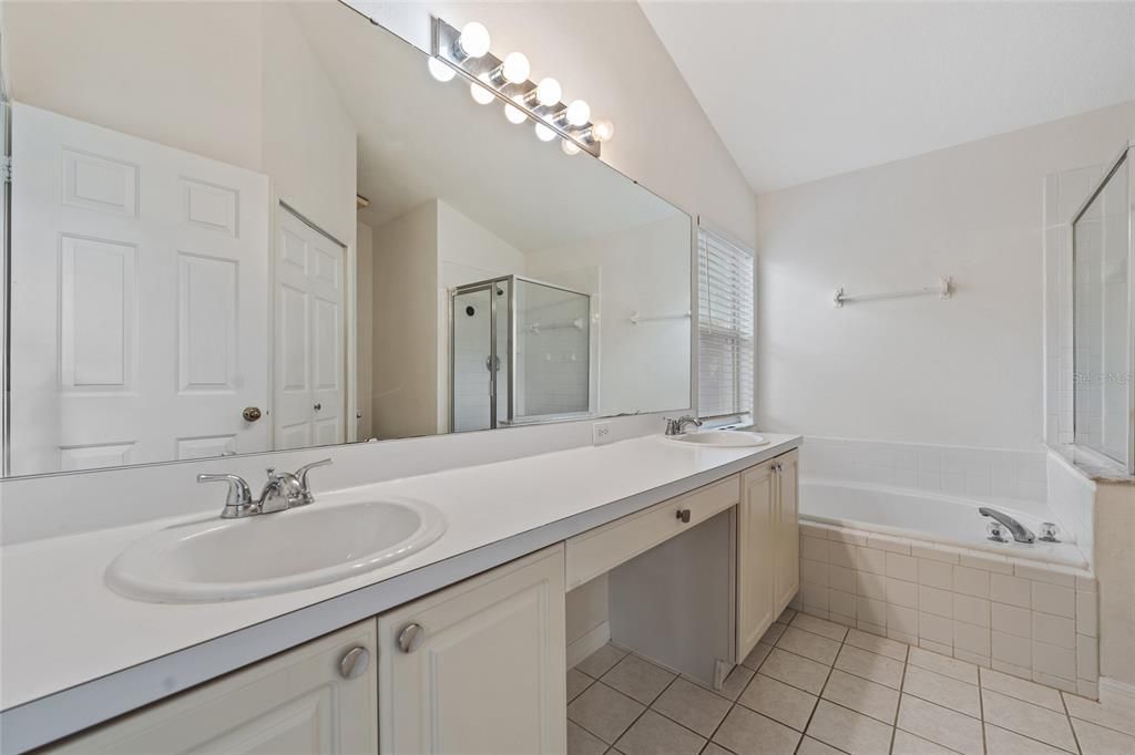 For Sale: $429,000 (3 beds, 2 baths, 1663 Square Feet)