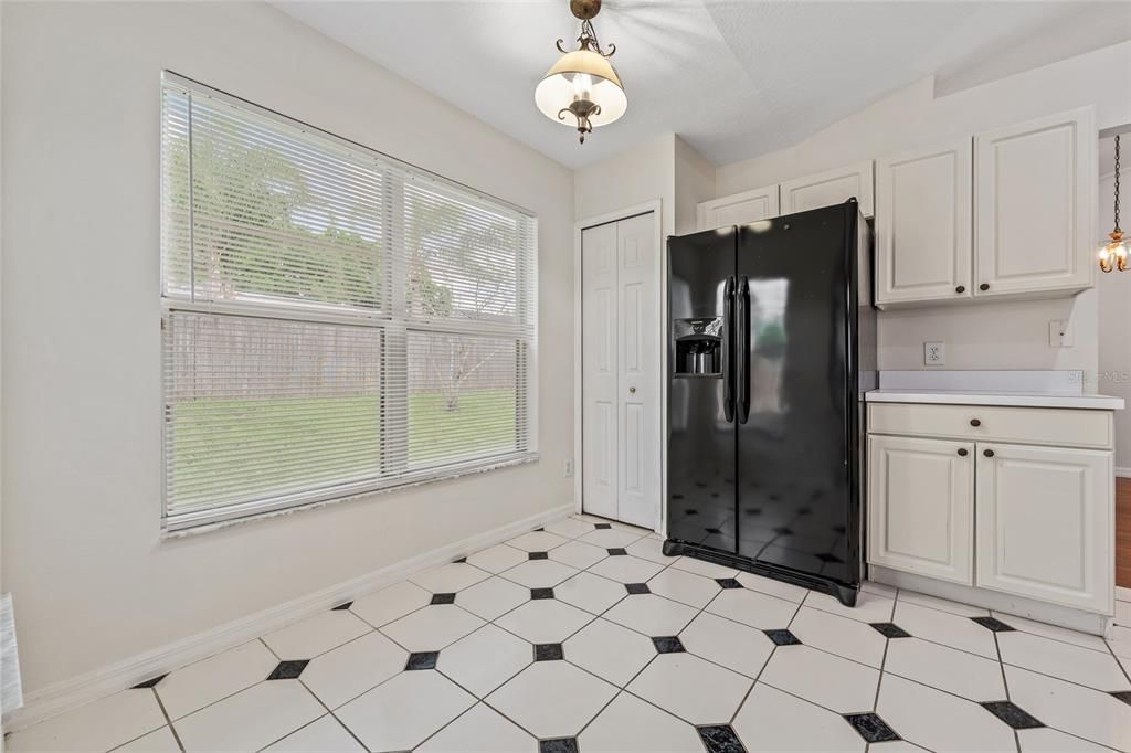 For Sale: $429,000 (3 beds, 2 baths, 1663 Square Feet)