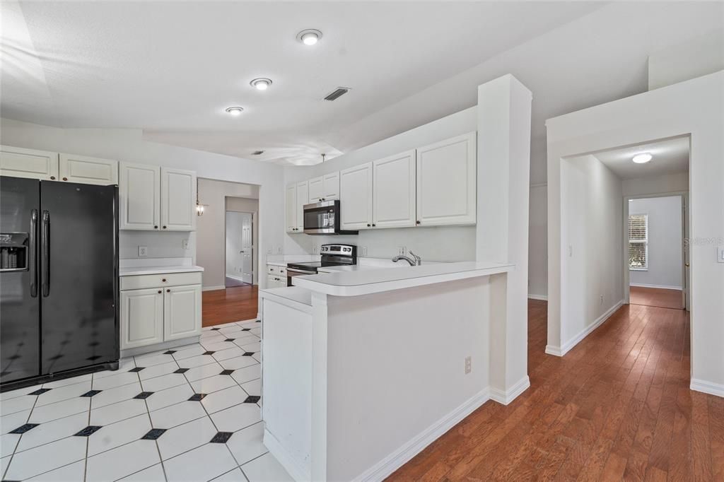 For Sale: $429,000 (3 beds, 2 baths, 1663 Square Feet)