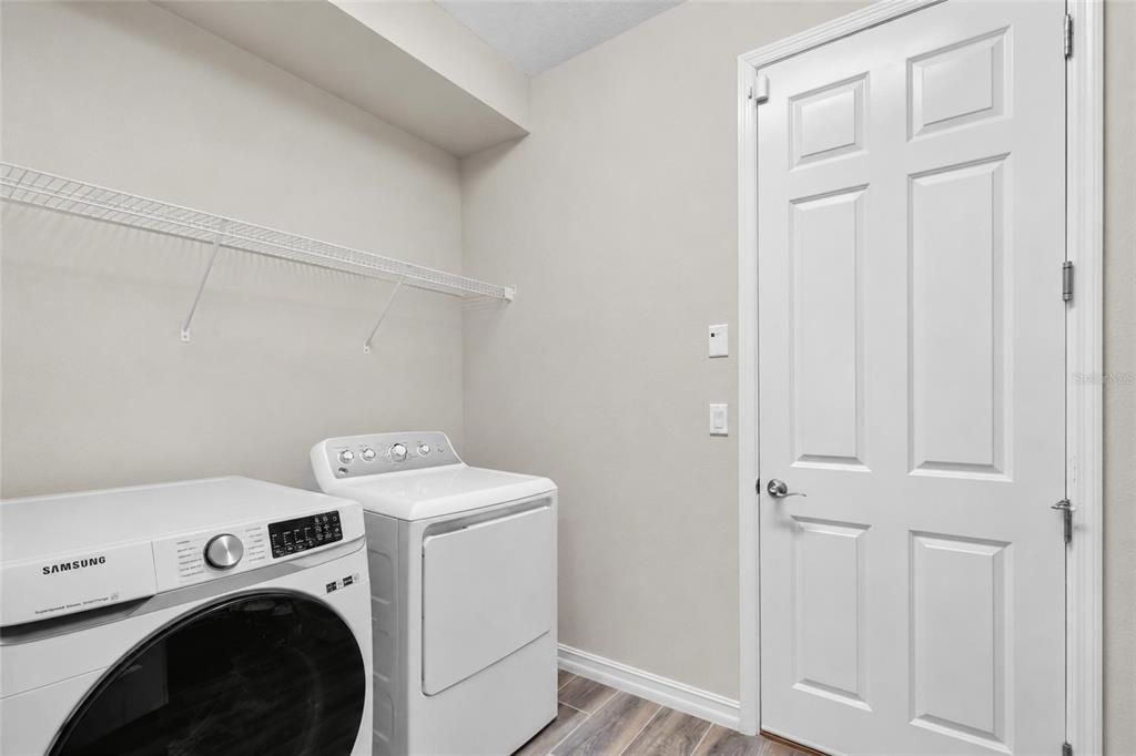For Sale: $439,900 (3 beds, 2 baths, 1911 Square Feet)