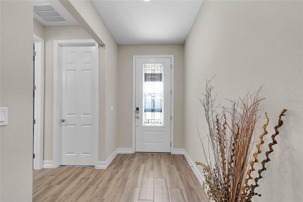For Sale: $439,900 (3 beds, 2 baths, 1911 Square Feet)
