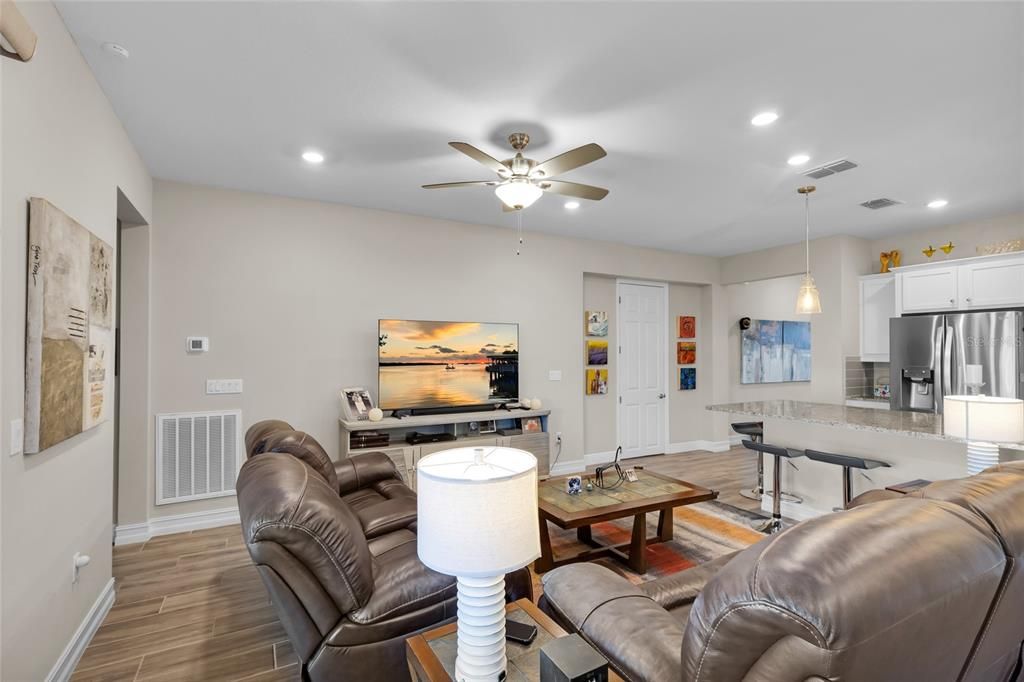 For Sale: $439,900 (3 beds, 2 baths, 1911 Square Feet)