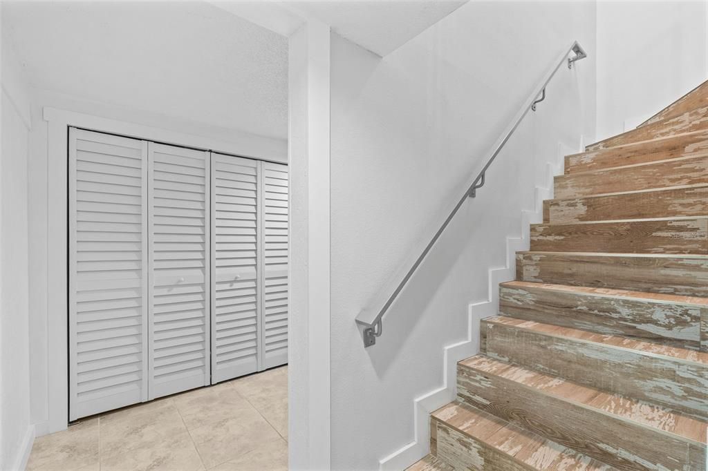En Venta: $650,000 (3 camas, 3 baños, 2100 Pies cuadrados)