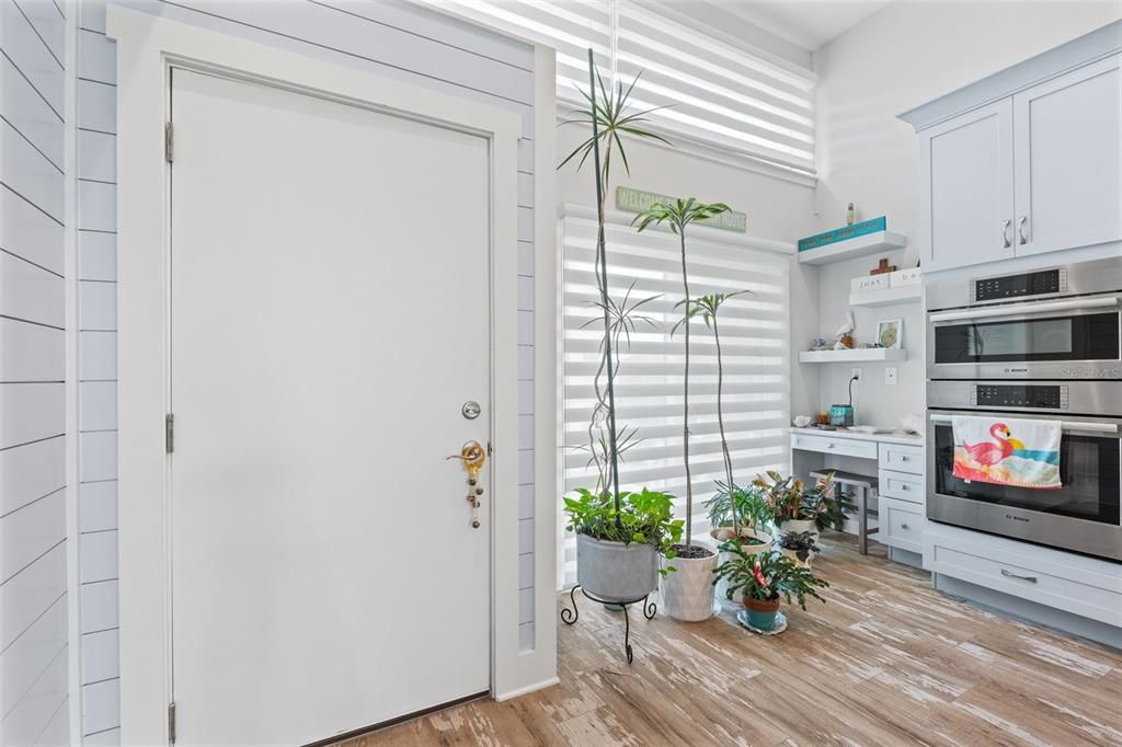 En Venta: $650,000 (3 camas, 3 baños, 2100 Pies cuadrados)