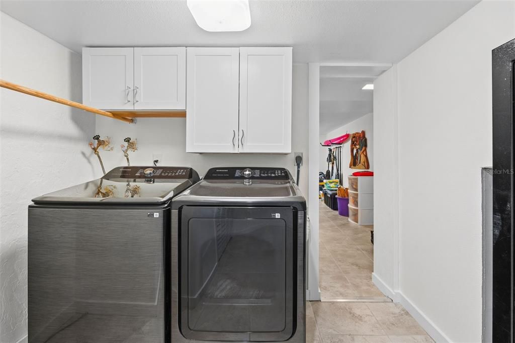En Venta: $650,000 (3 camas, 3 baños, 2100 Pies cuadrados)