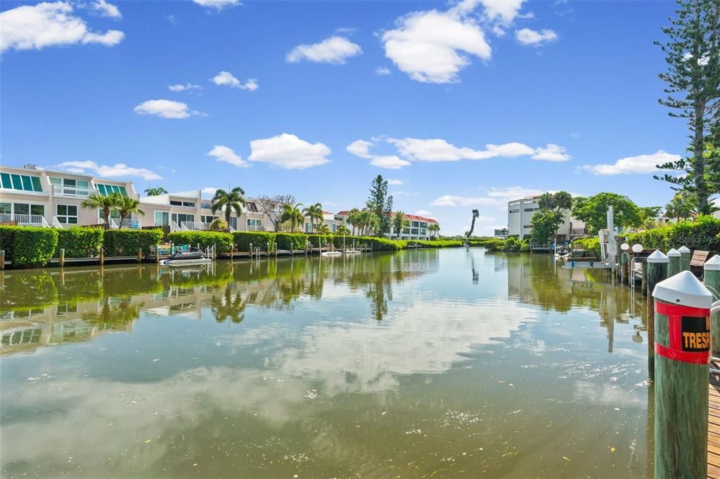 En Venta: $650,000 (3 camas, 3 baños, 2100 Pies cuadrados)