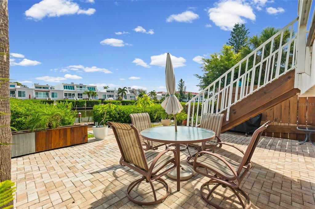 En Venta: $650,000 (3 camas, 3 baños, 2100 Pies cuadrados)