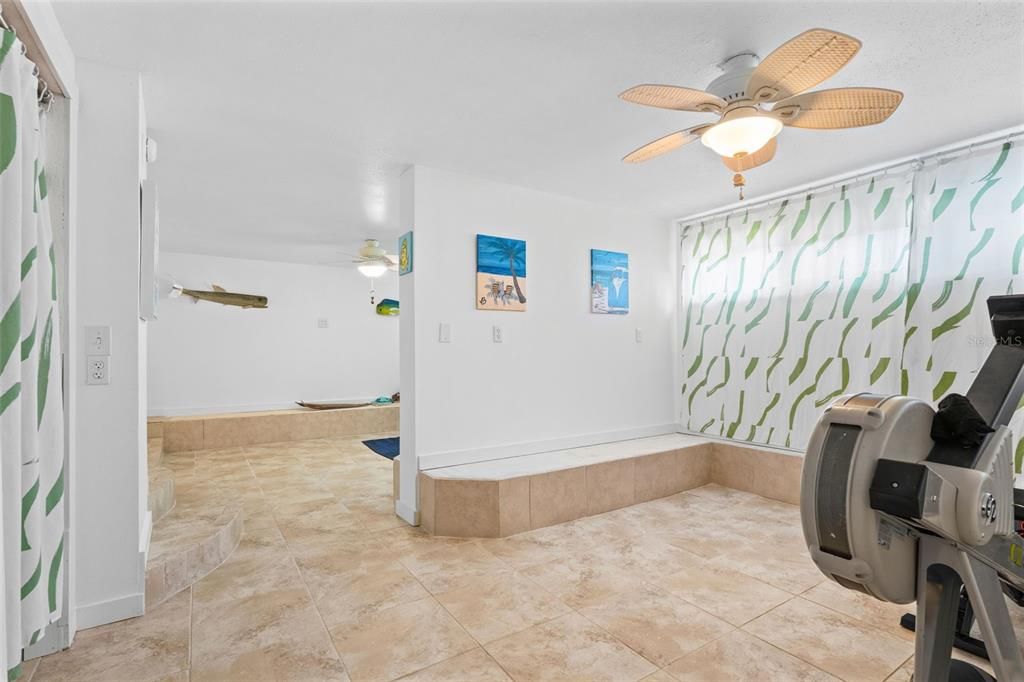 En Venta: $650,000 (3 camas, 3 baños, 2100 Pies cuadrados)