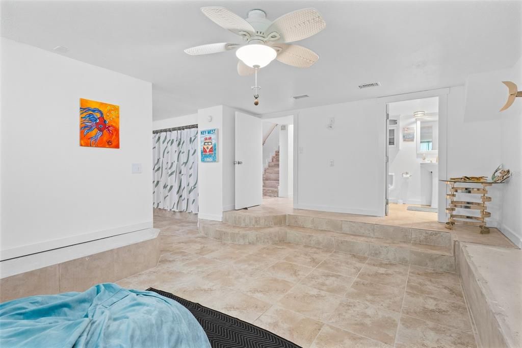 En Venta: $650,000 (3 camas, 3 baños, 2100 Pies cuadrados)