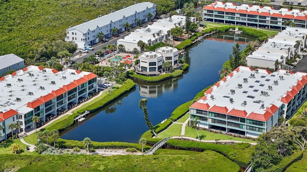 En Venta: $650,000 (3 camas, 3 baños, 2100 Pies cuadrados)