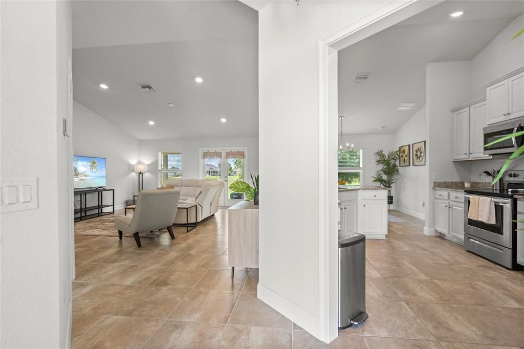 En Venta: $349,900 (4 camas, 2 baños, 1762 Pies cuadrados)
