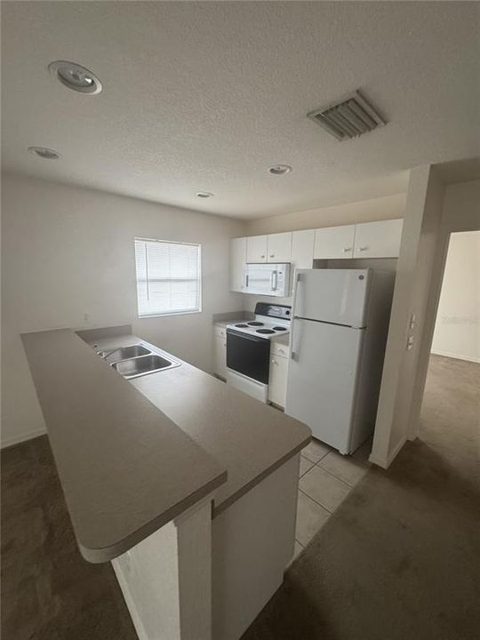 For Rent: $1,400 (2 beds, 1 baths, 2962 Square Feet)