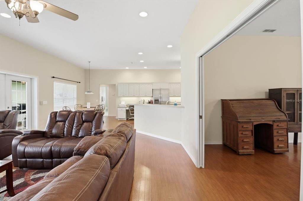 For Sale: $535,000 (4 beds, 3 baths, 2517 Square Feet)