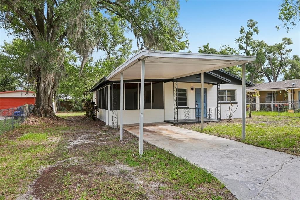 For Sale: $299,000 (2 beds, 1 baths, 864 Square Feet)