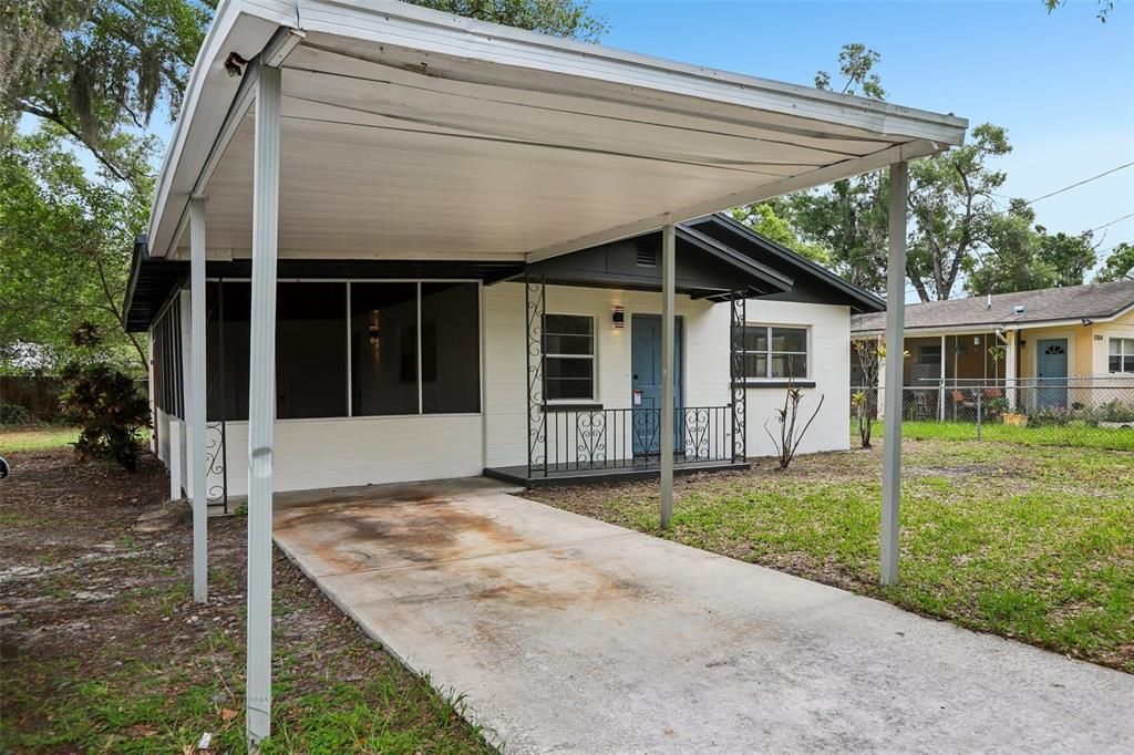 For Sale: $299,000 (2 beds, 1 baths, 864 Square Feet)