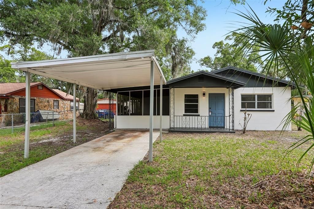 For Sale: $299,000 (2 beds, 1 baths, 864 Square Feet)