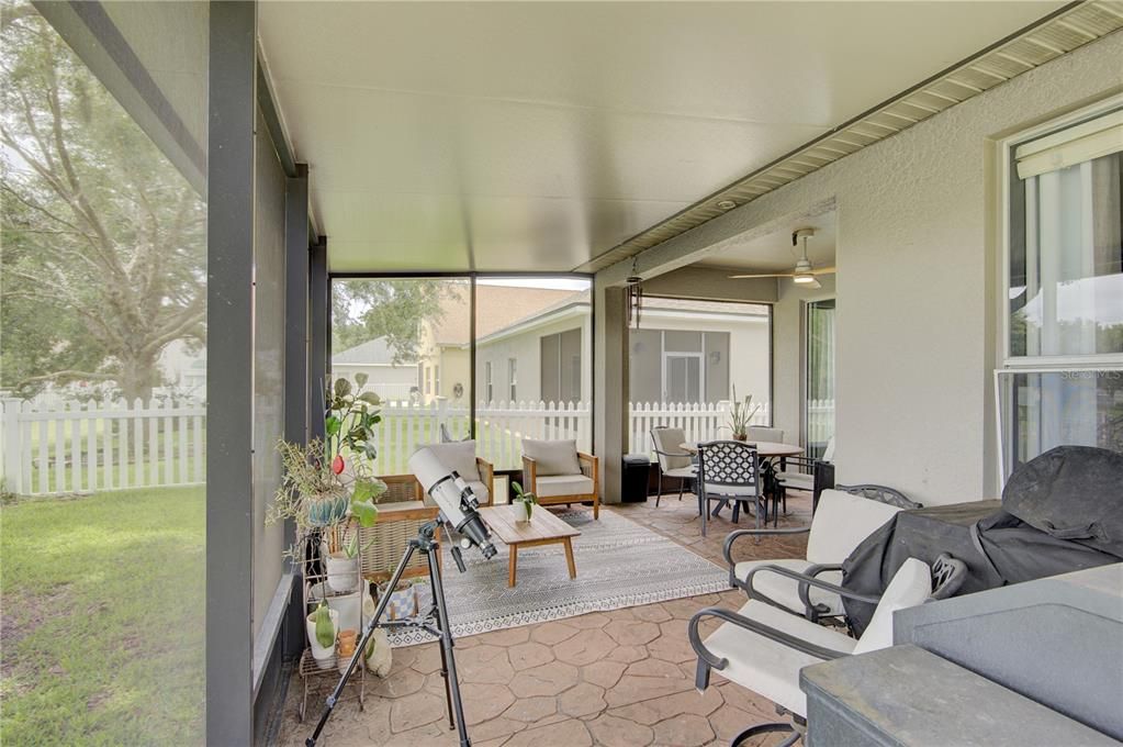 En Venta: $469,000 (3 camas, 2 baños, 1987 Pies cuadrados)