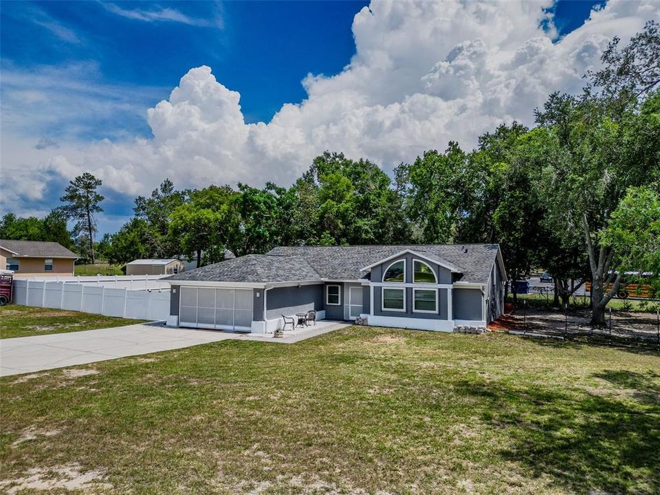 En Venta: $429,900 (4 camas, 2 baños, 1638 Pies cuadrados)