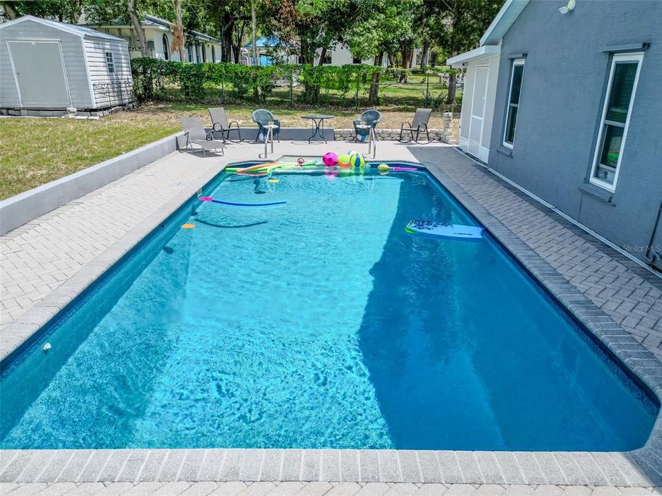 En Venta: $429,900 (4 camas, 2 baños, 1638 Pies cuadrados)