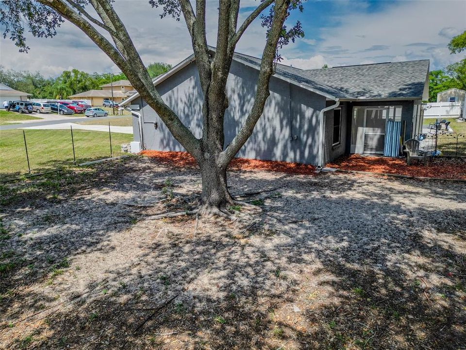 En Venta: $429,900 (4 camas, 2 baños, 1638 Pies cuadrados)