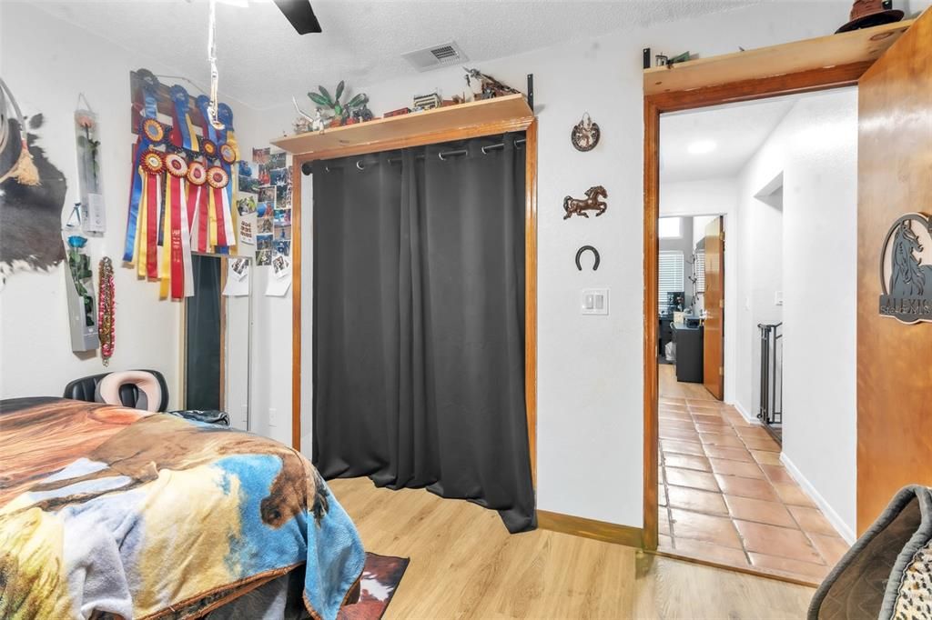 En Venta: $429,900 (4 camas, 2 baños, 1638 Pies cuadrados)