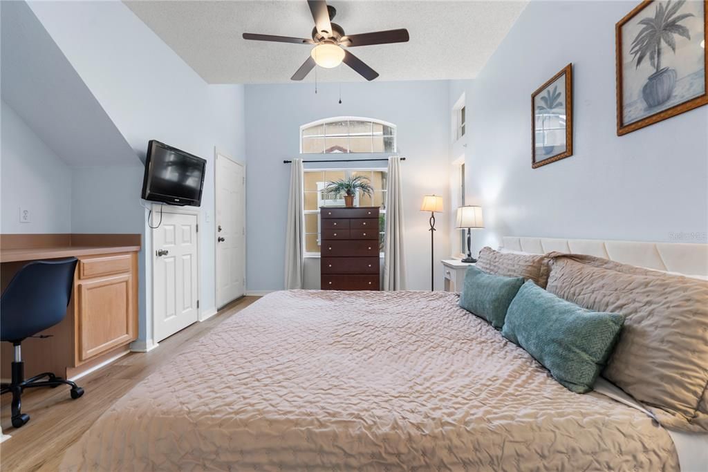 For Sale: $330,000 (4 beds, 3 baths, 1645 Square Feet)