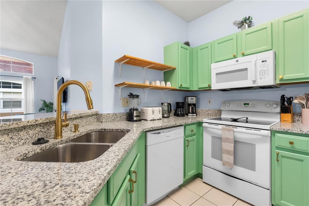 For Sale: $330,000 (4 beds, 3 baths, 1645 Square Feet)