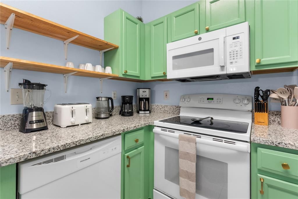 For Sale: $330,000 (4 beds, 3 baths, 1645 Square Feet)