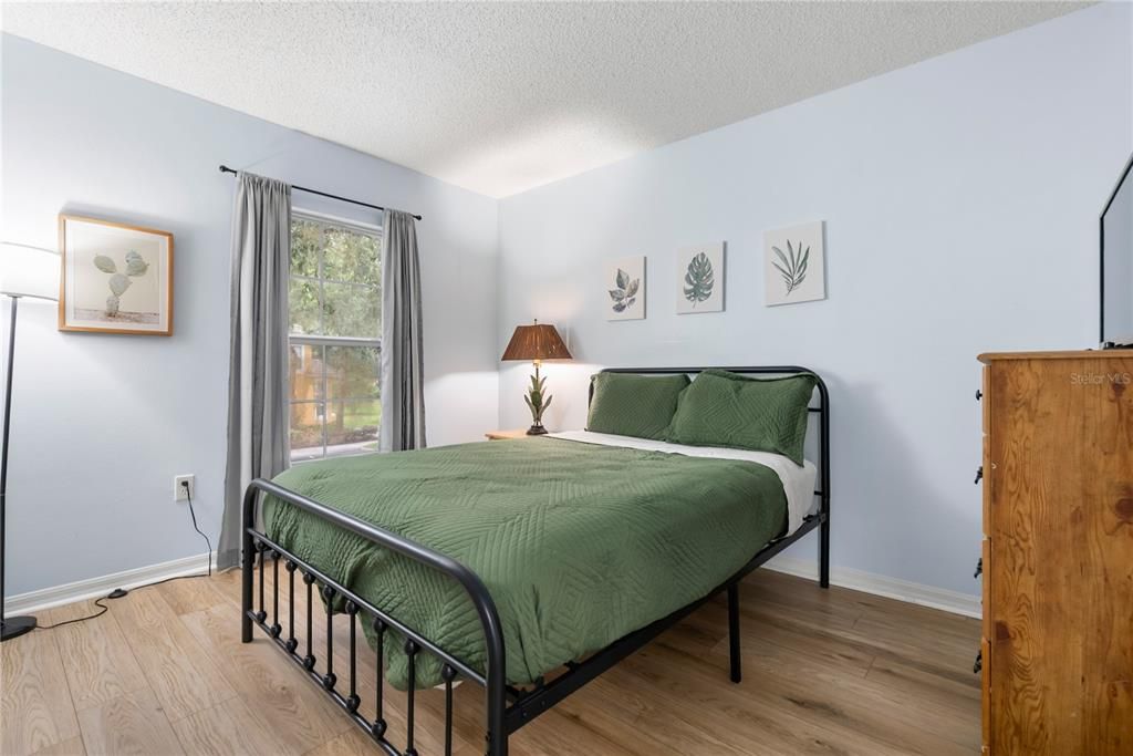 For Sale: $330,000 (4 beds, 3 baths, 1645 Square Feet)