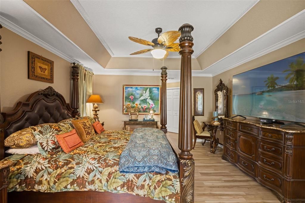 En Venta: $499,900 (3 camas, 2 baños, 2366 Pies cuadrados)