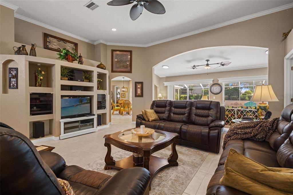 En Venta: $499,900 (3 camas, 2 baños, 2366 Pies cuadrados)