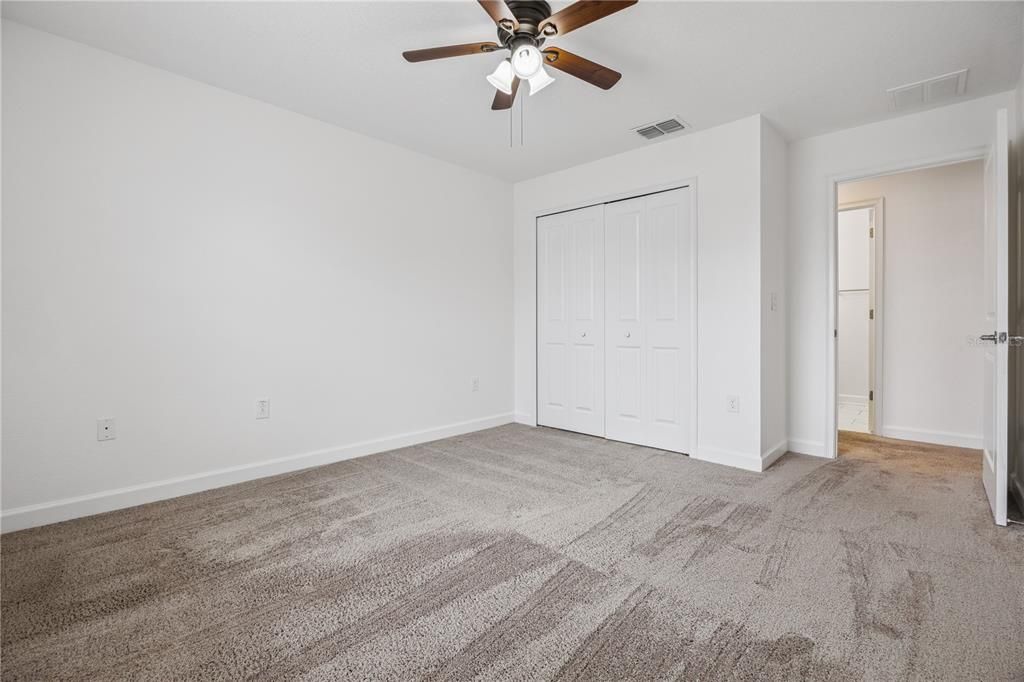 For Sale: $350,000 (4 beds, 3 baths, 1902 Square Feet)