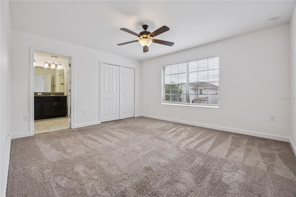 For Sale: $350,000 (4 beds, 3 baths, 1902 Square Feet)