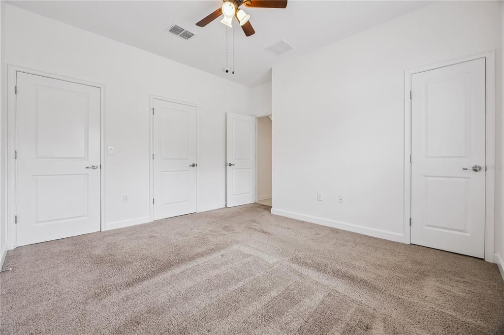 For Sale: $350,000 (4 beds, 3 baths, 1902 Square Feet)