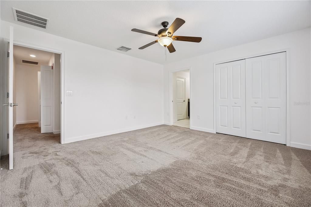 For Sale: $350,000 (4 beds, 3 baths, 1902 Square Feet)