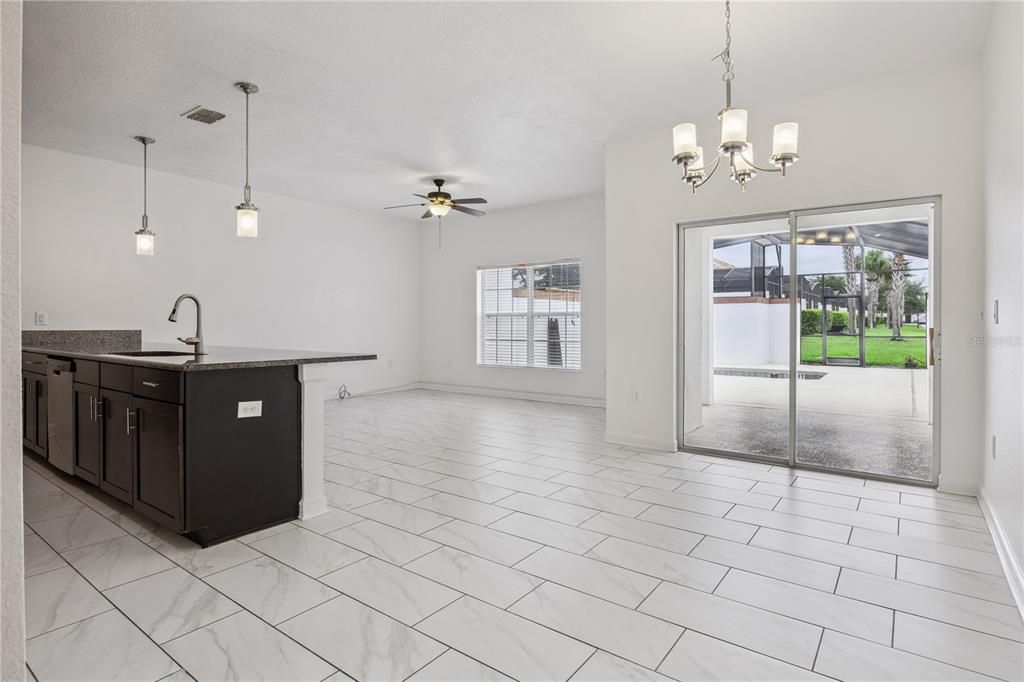 For Sale: $350,000 (4 beds, 3 baths, 1902 Square Feet)