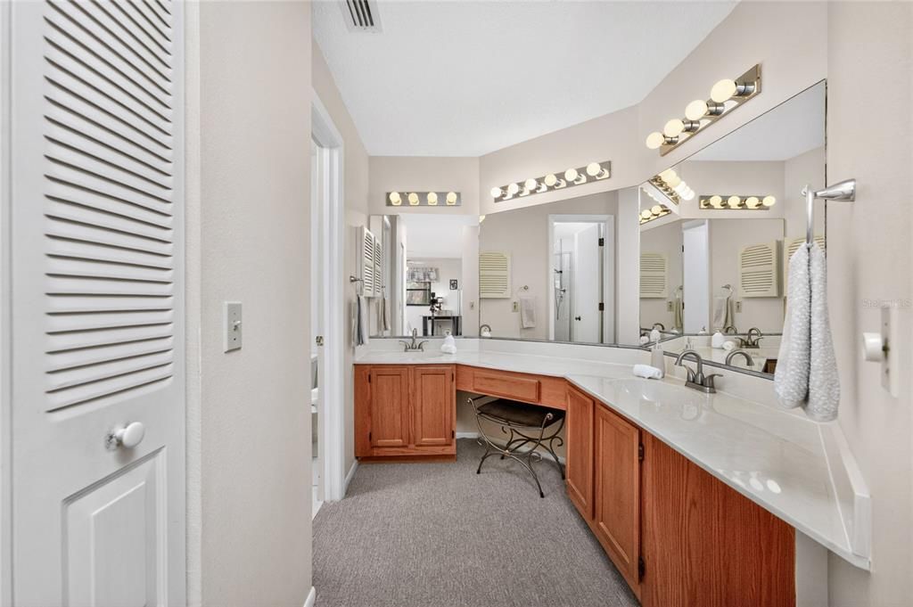 For Sale: $190,000 (2 beds, 2 baths, 1089 Square Feet)