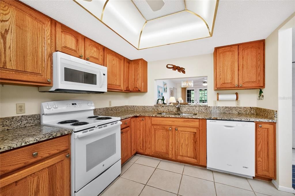 For Sale: $190,000 (2 beds, 2 baths, 1089 Square Feet)