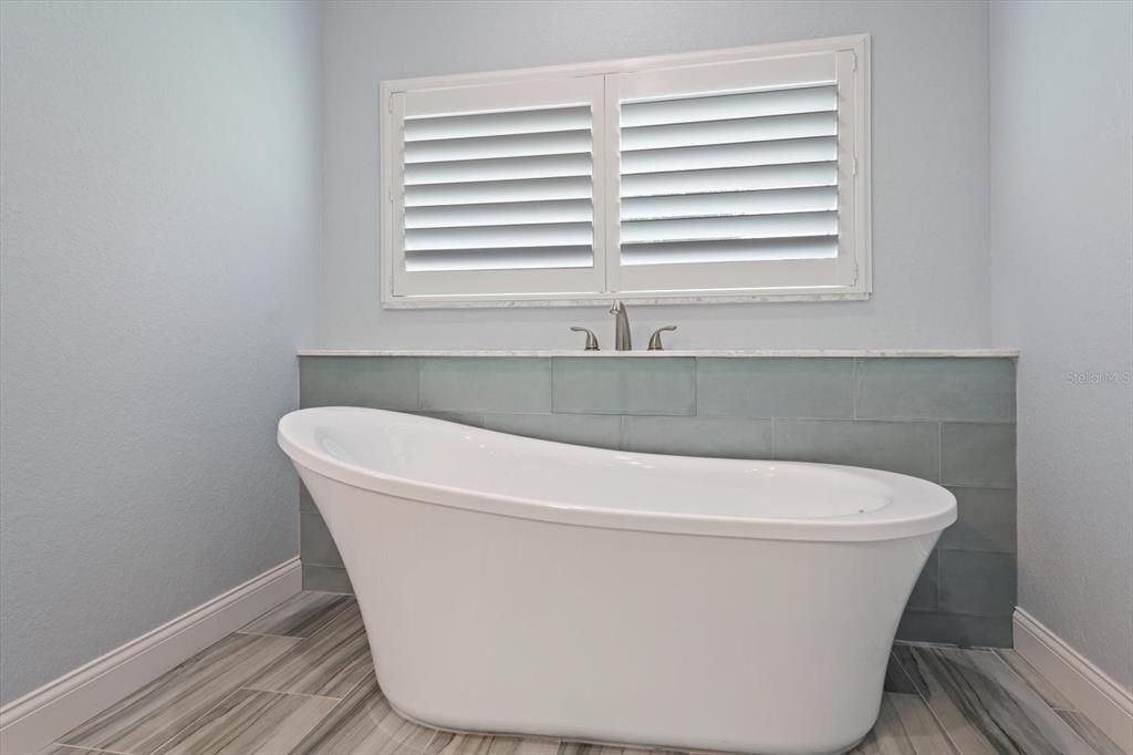 For Sale: $899,000 (4 beds, 3 baths, 2264 Square Feet)