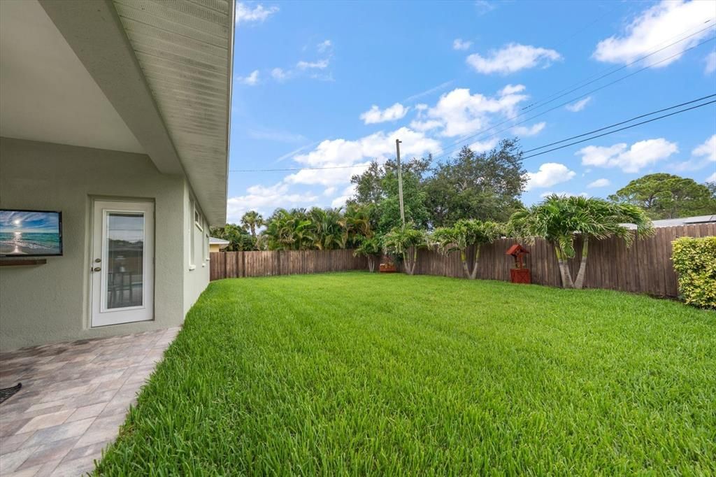For Sale: $899,000 (4 beds, 3 baths, 2264 Square Feet)