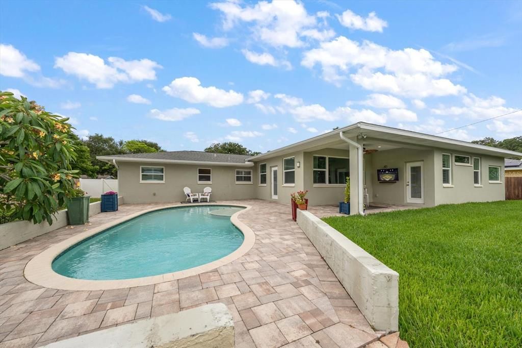 For Sale: $899,000 (4 beds, 3 baths, 2264 Square Feet)