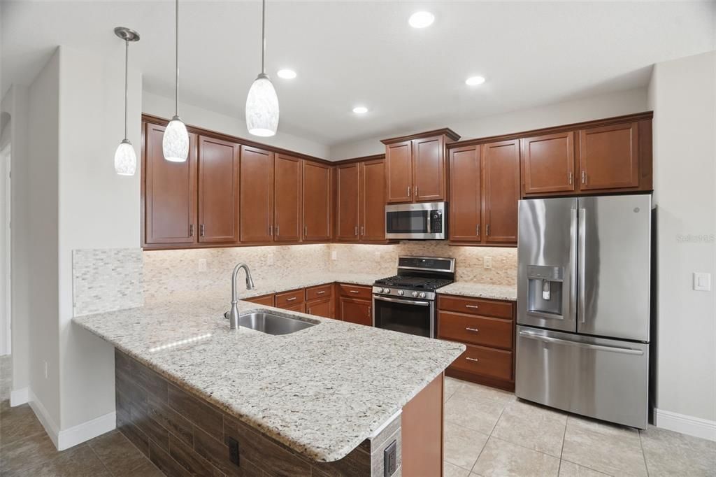 For Sale: $388,880 (3 beds, 2 baths, 1737 Square Feet)