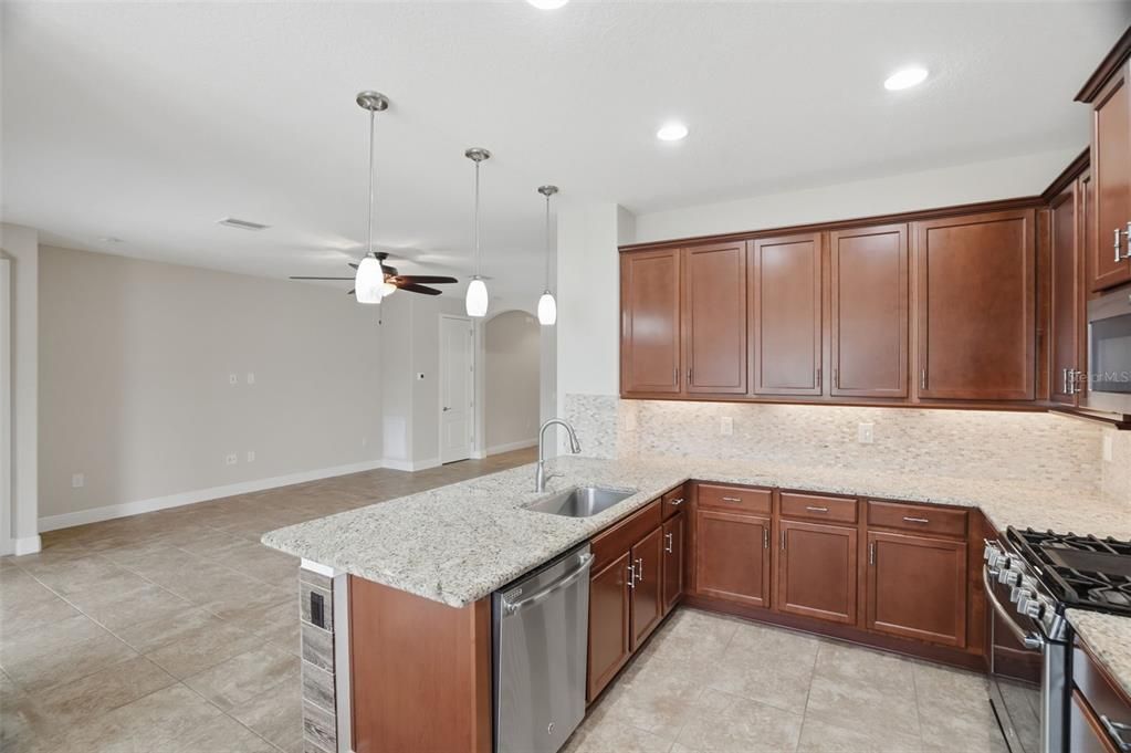 For Sale: $388,880 (3 beds, 2 baths, 1737 Square Feet)