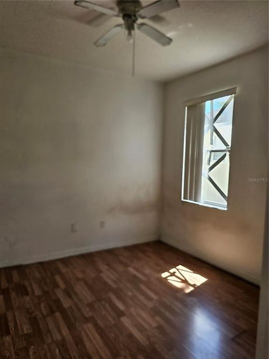 En Venta: $255,150 (4 camas, 3 baños, 1956 Pies cuadrados)