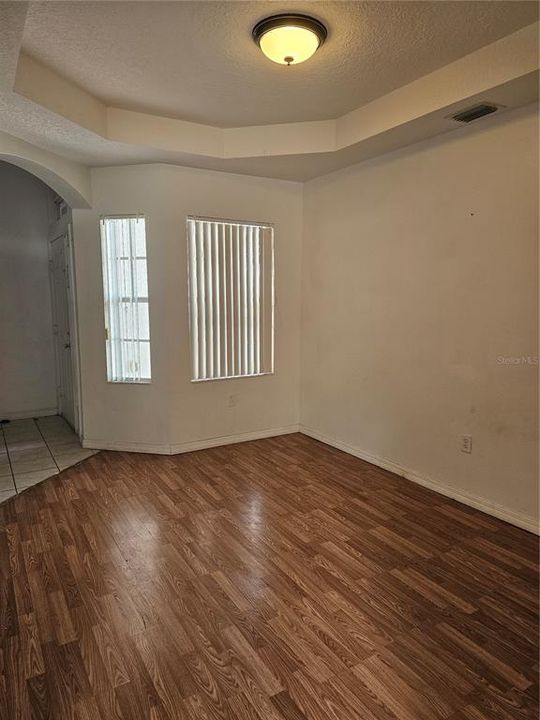 En Venta: $255,150 (4 camas, 3 baños, 1956 Pies cuadrados)