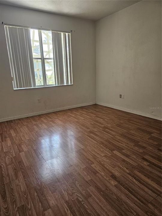 En Venta: $255,150 (4 camas, 3 baños, 1956 Pies cuadrados)