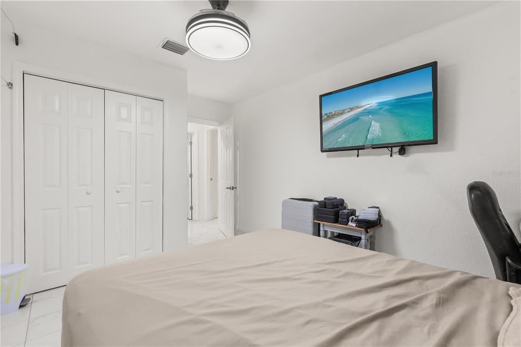 For Sale: $675,000 (3 beds, 3 baths, 1943 Square Feet)